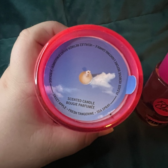 New VS Pink Fresh & Clean Mini Self Care Bundle - Picture 5 of 6